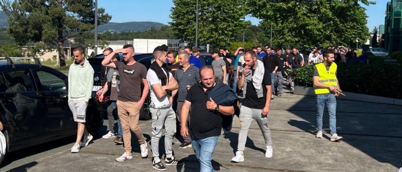 Piquetes, ayer por la mañana, en el parque empresarial Lalín 2000.