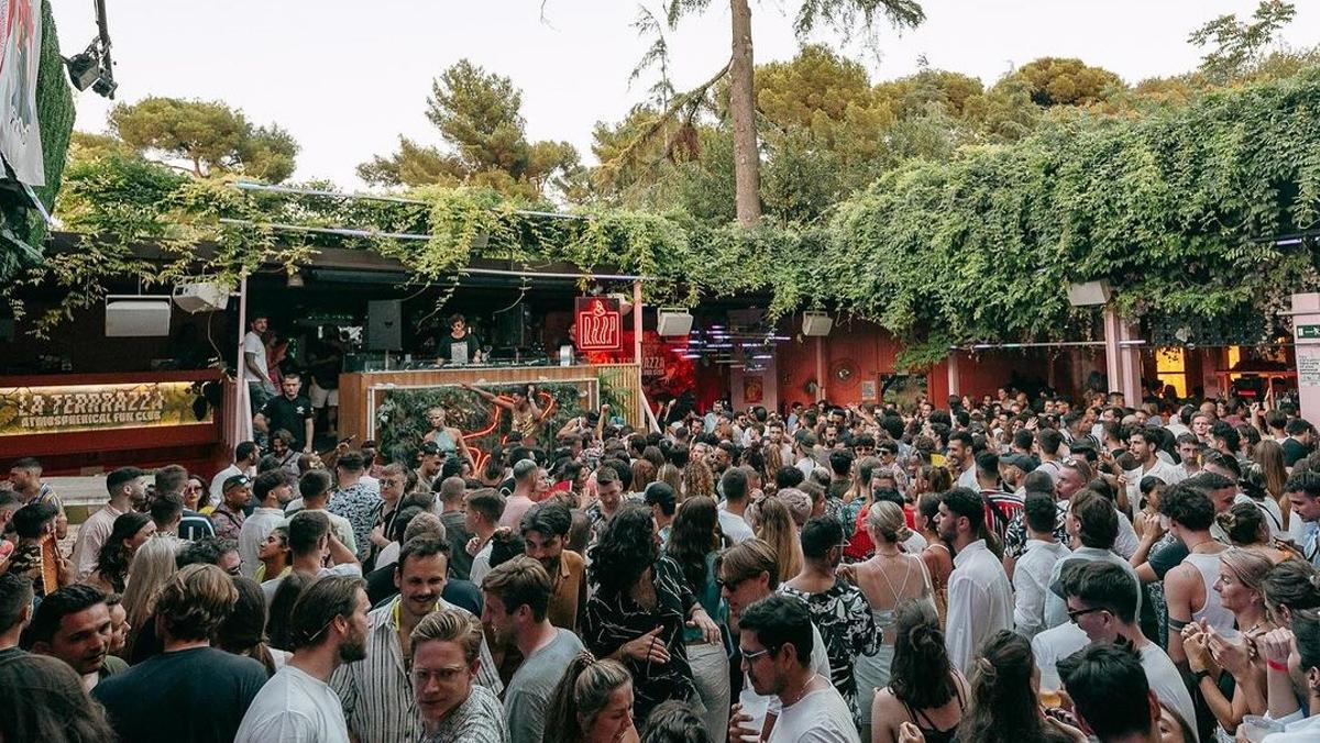 Fiesta 'open air' de tardeo en La Terrazza.