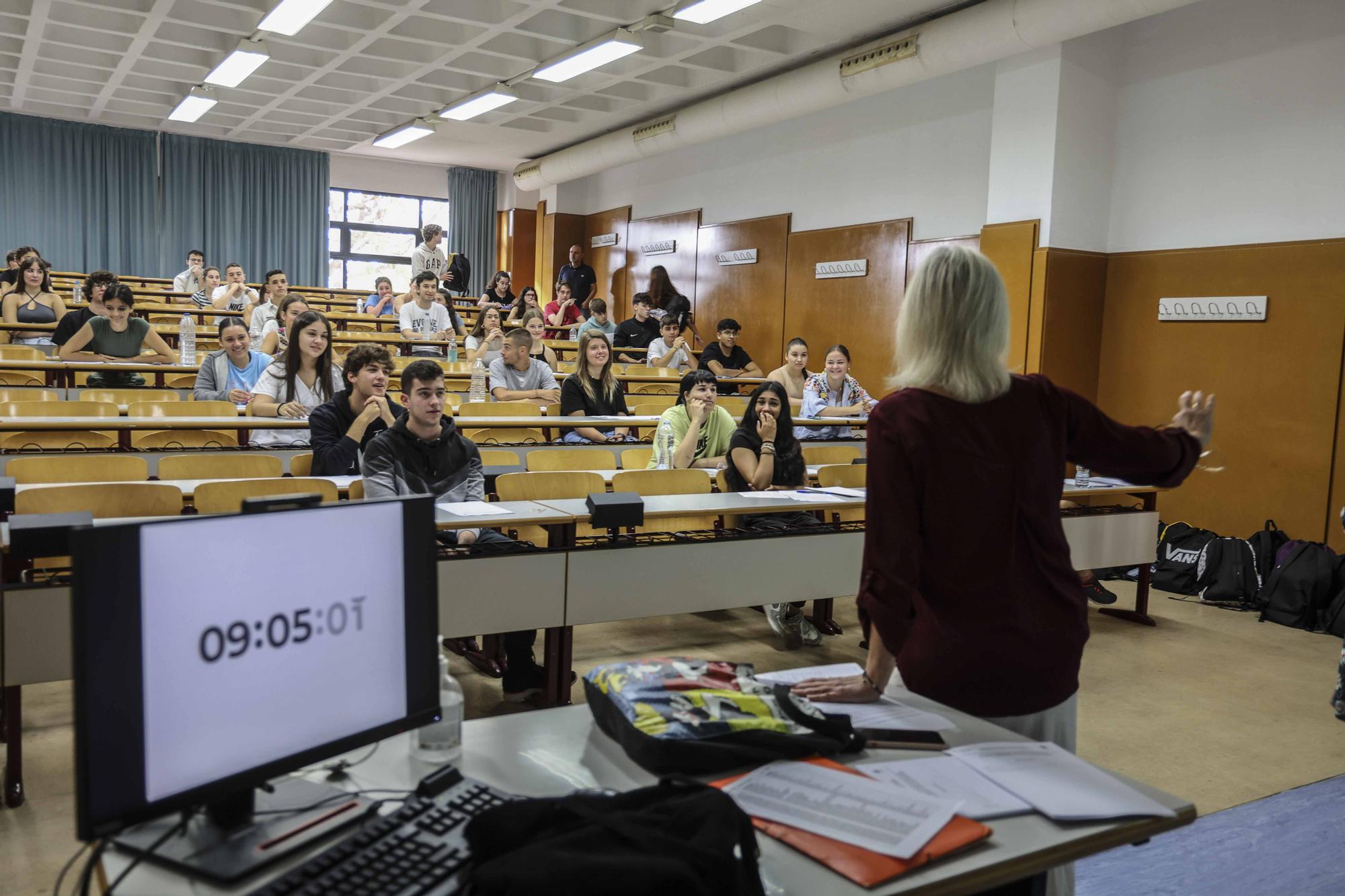 Primer día de la Selectividad 2023 en la Universidad de Alicante