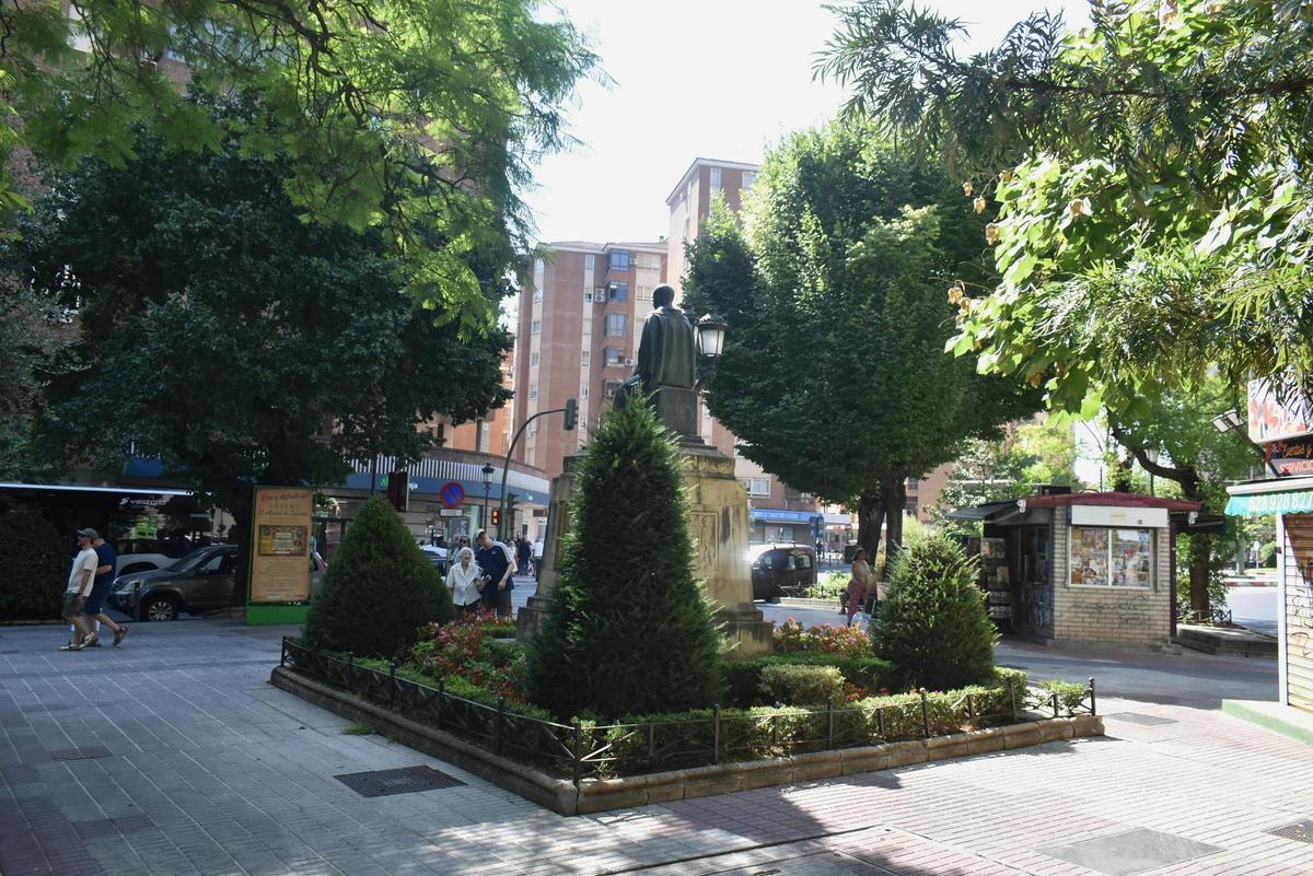 Galería | Los desperfectos del paseo de Cánovas de Cáceres