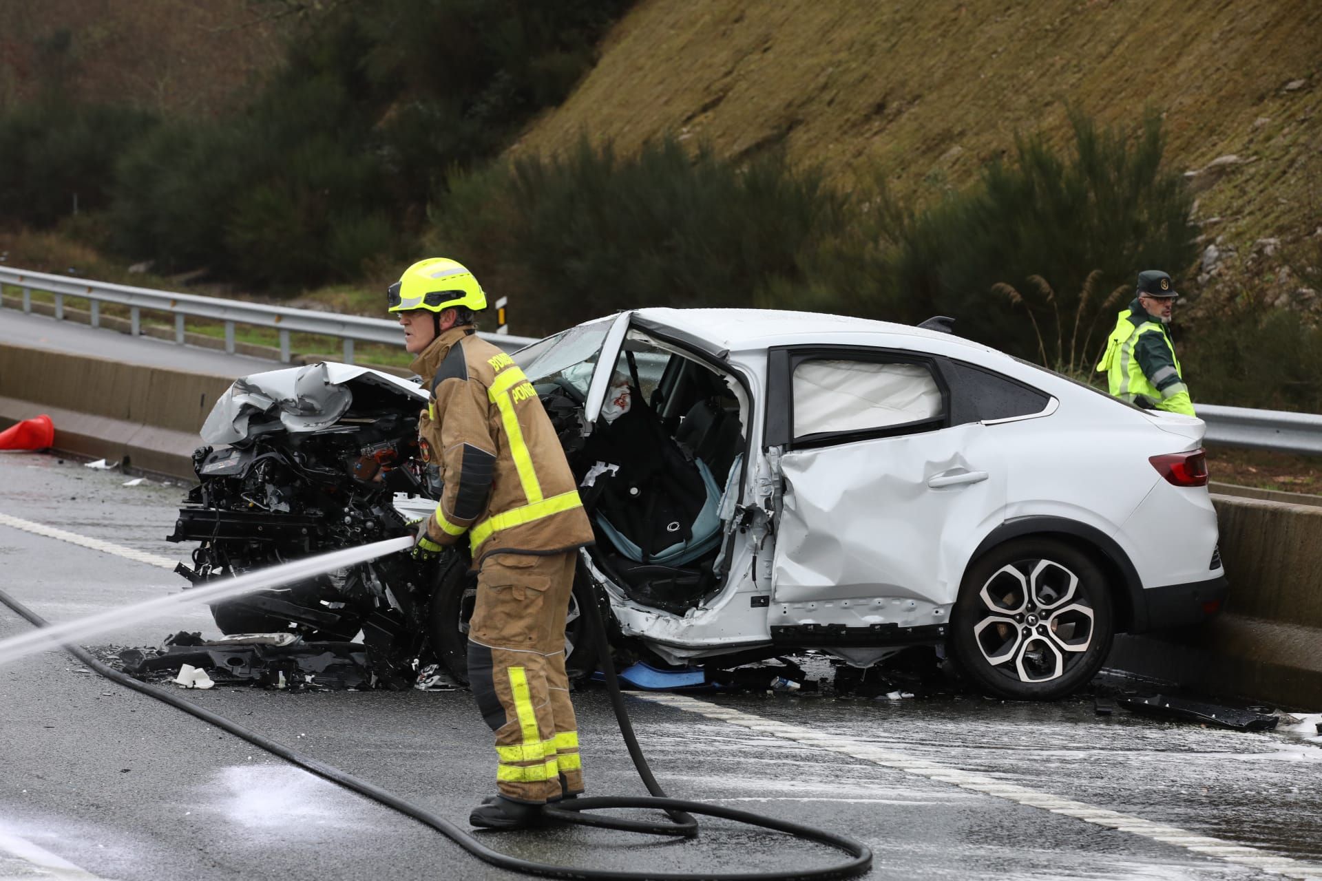 Accidente mortal en Salvaterra: un hombre muere y su mujer e hija resultan heridas graves