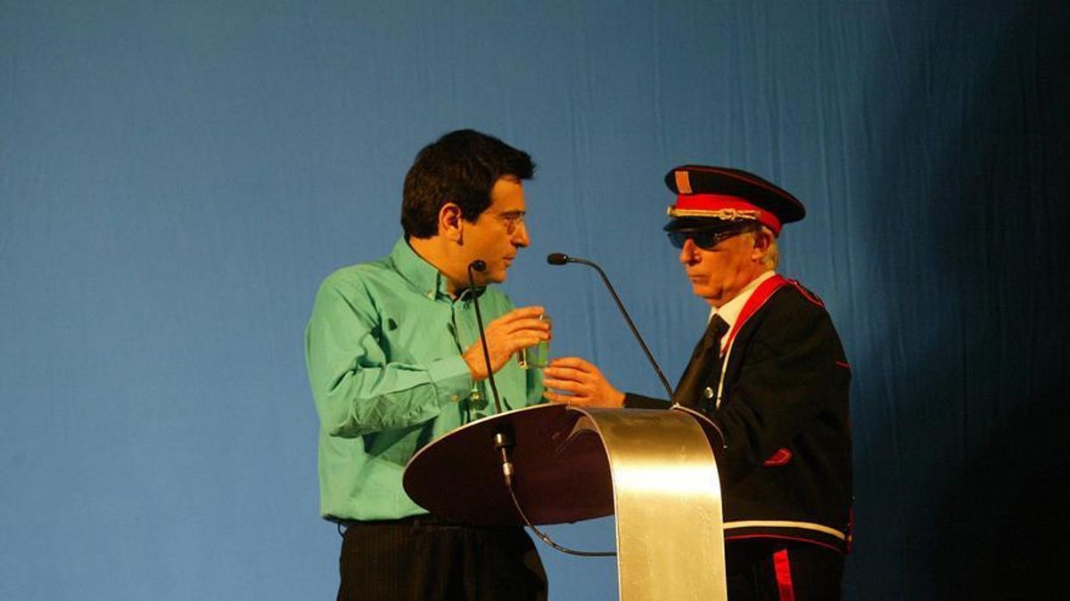 Arcadi Espada, junto al 'mosso' Boadella, en el Teatro Tívoli, en 2006.