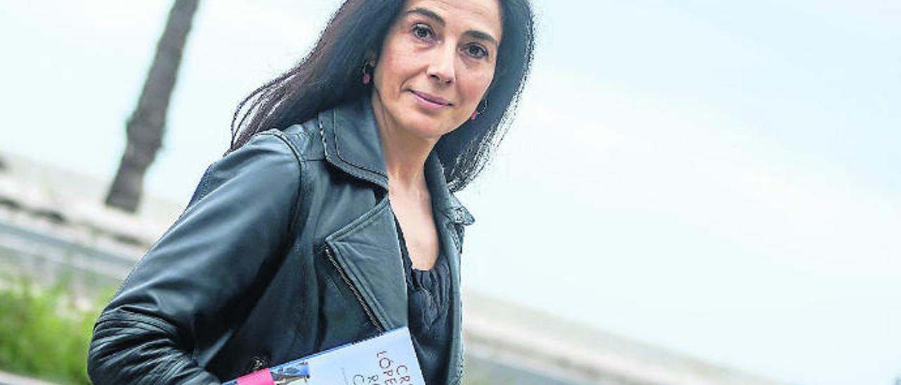 La escritora madrileña Cristina López Barrio, ayer, en Las Palmas de Gran Canaria.