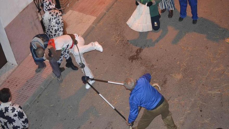 ‘La vaca’ hunde sus raíces en el carnaval más tradicional