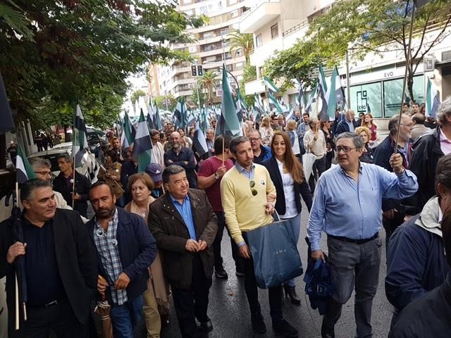 La manifestación por un ferrocarril digno para Extremadura en imágenes