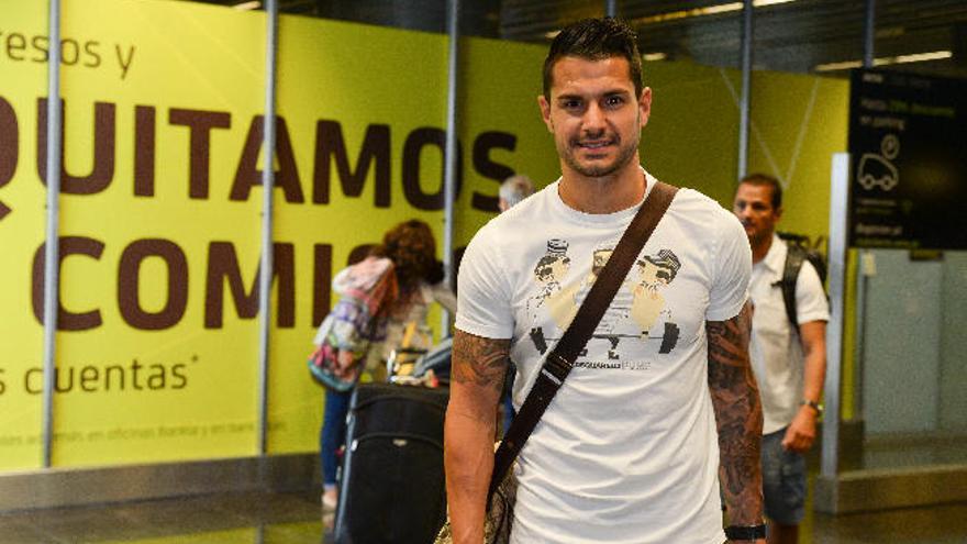 Víctor Machín Vitolo, ayer, en el aeropuerto de Gran Canaria.