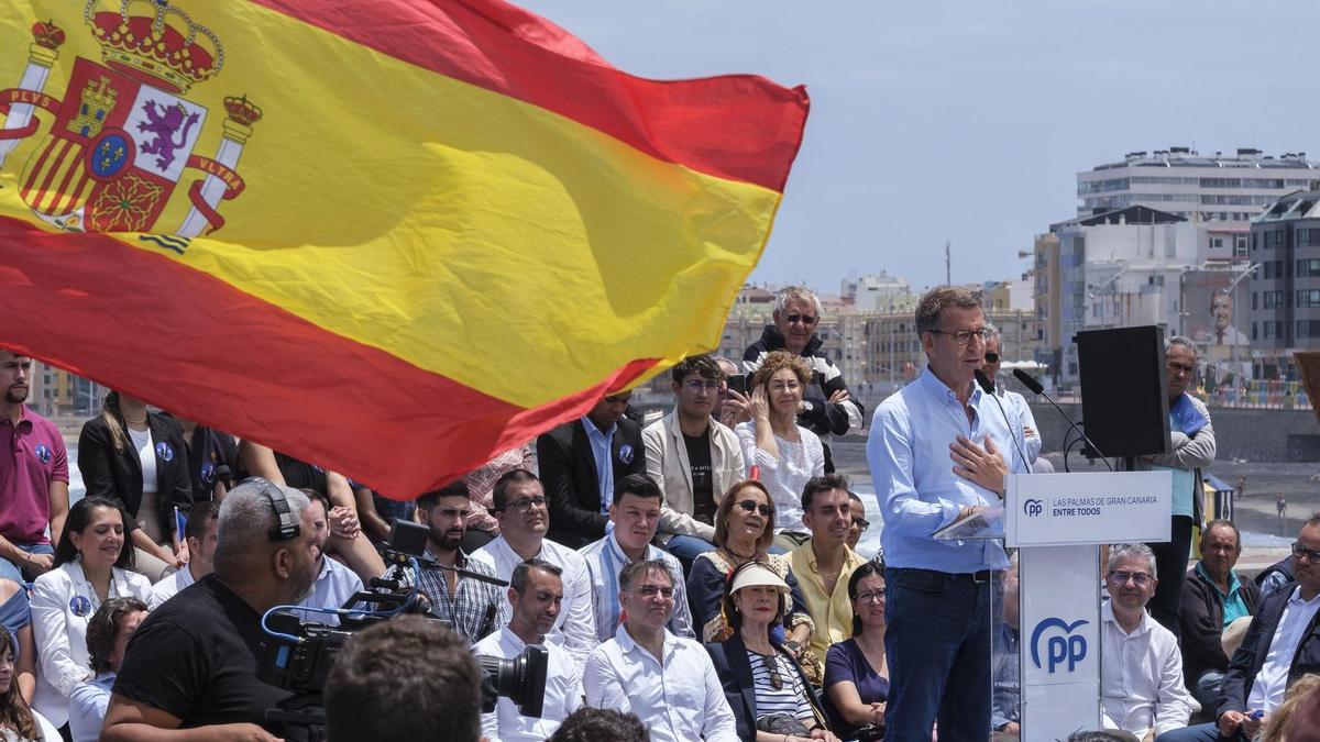 Mitin de Nuñez Feijóo en Las Canteras