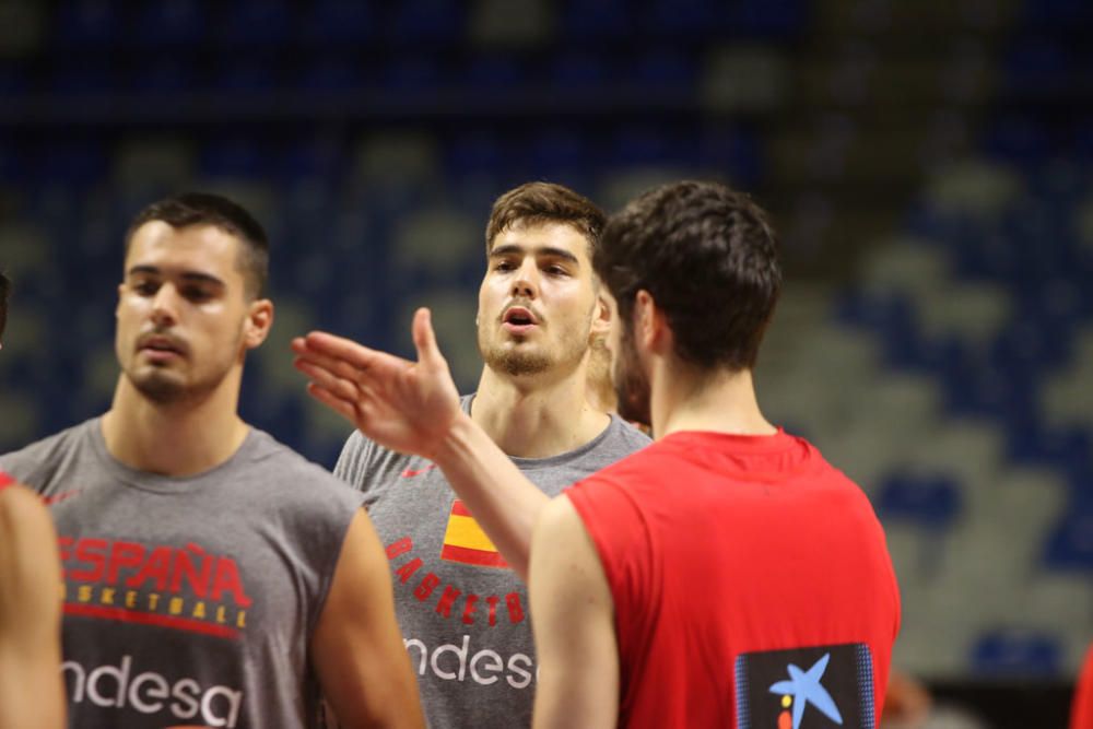 El equipo nacional aterrizó en Málaga al mediodía y por la tarde se entrenó en el Martín Carpena, con el flamante debutante Alberto Díaz y una gran representación del básket malagueño