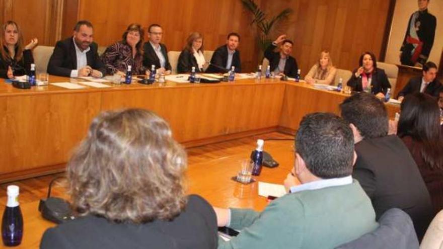 El pleno municipal de Elda celebrado el pasado 5 de abril donde se aprobó la modificación.