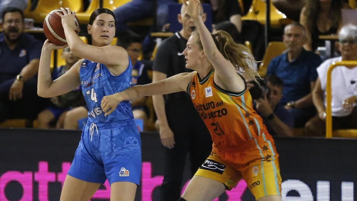 Marie Gülich, en una acción defensiva en el primer cuarto
