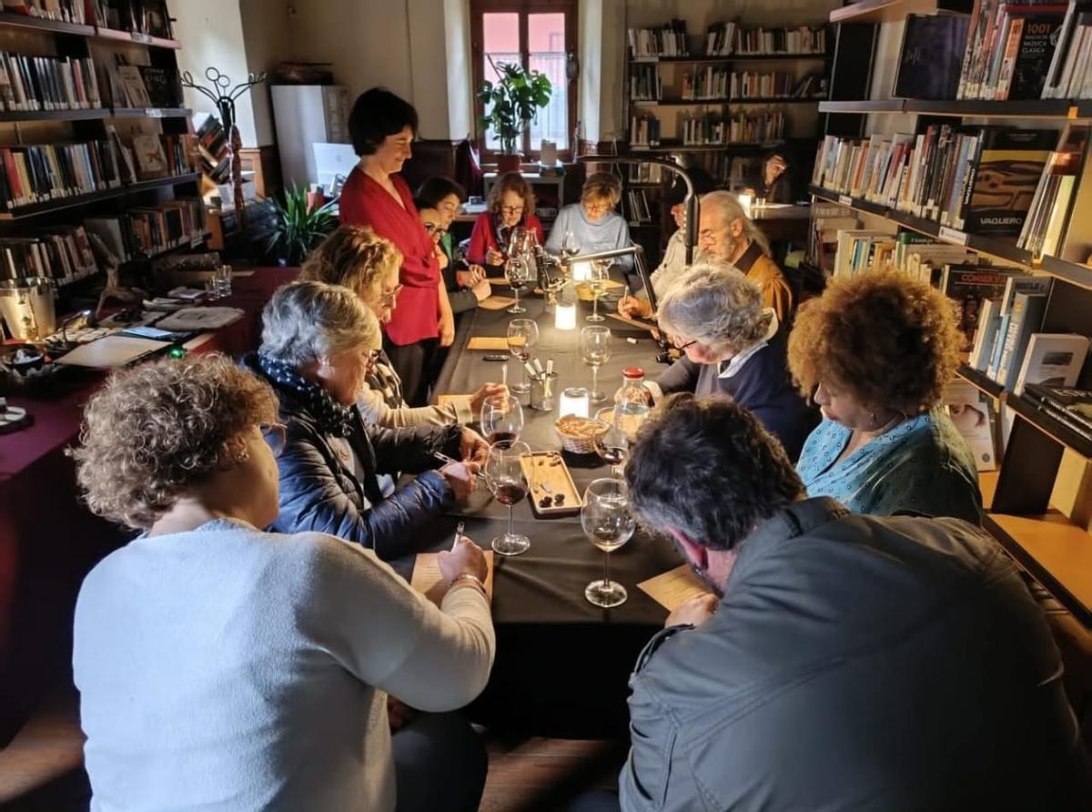 Asistentes a una de las actividades del centro cultural.