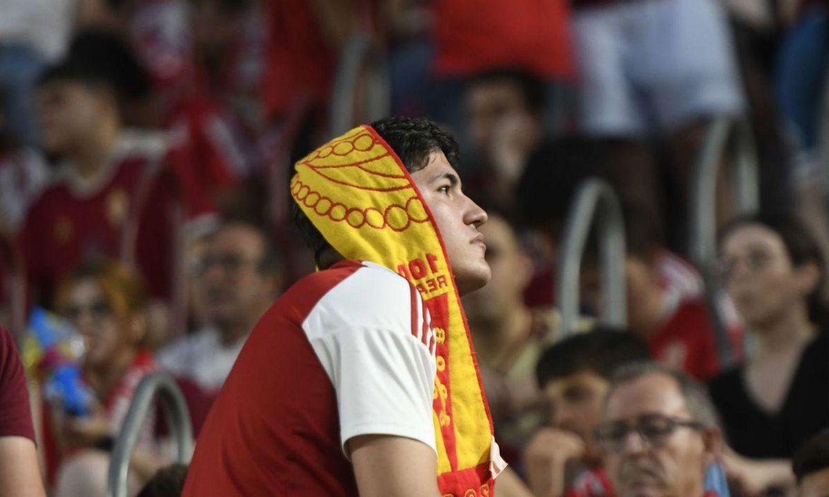 Muchas sonrisas en la previa del encuentro. | ISRAEL SÁNCHEZ