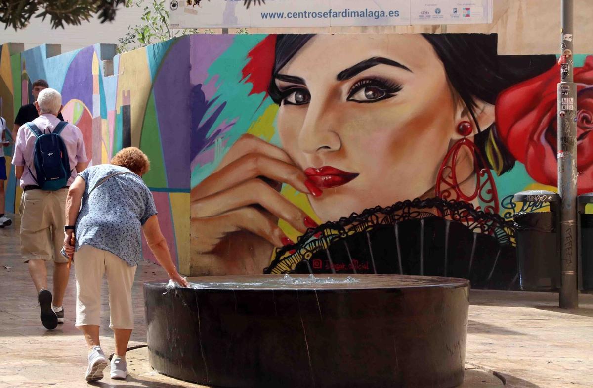 Varias personas, en el centro de Málaga