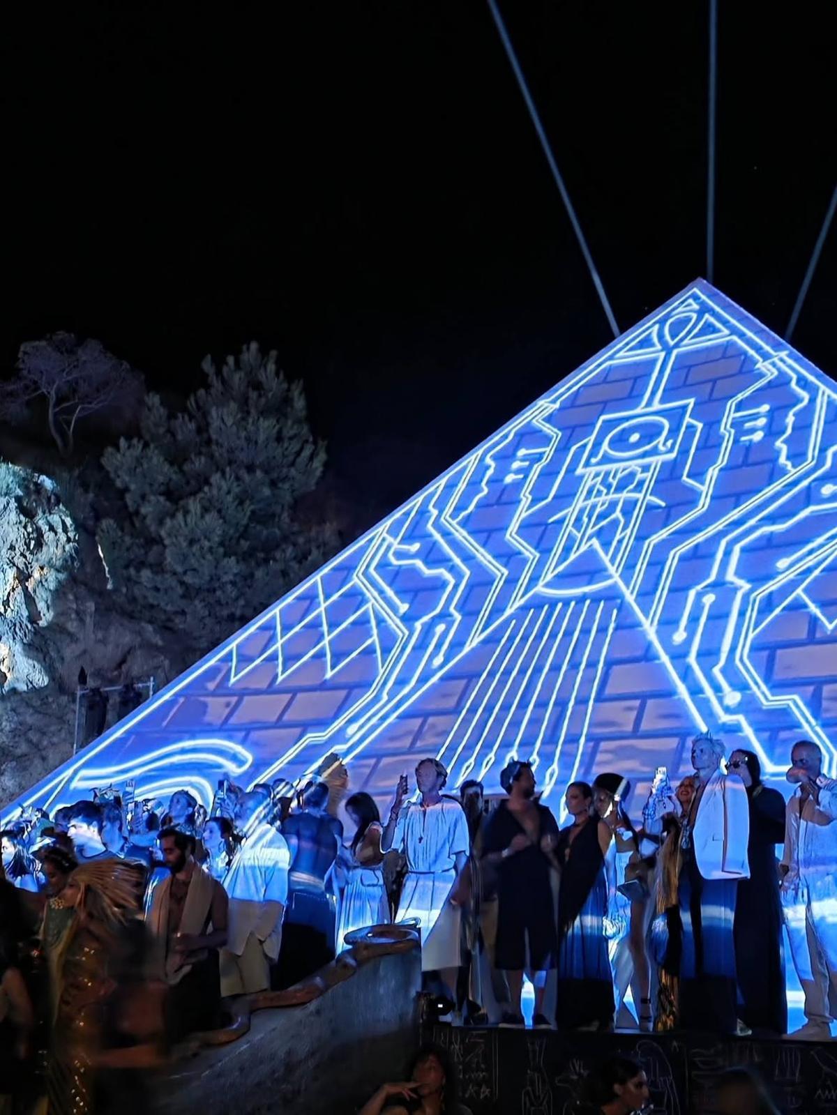 Galería: imágenes de la macrofiesta egipcia en Ibiza Galería: imágenes de la macrofiesta egipcia en Ibiza