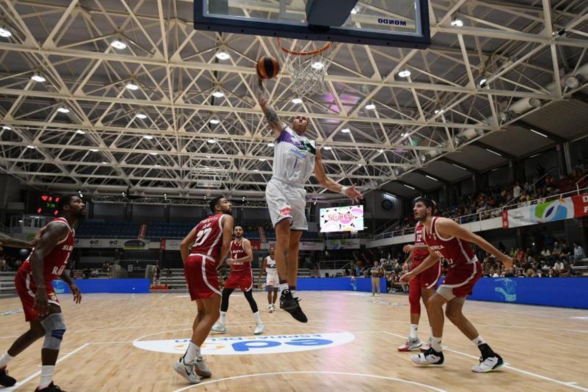 Un momento de la final entre Unicaja y Benfica. |  // G. SANTOS