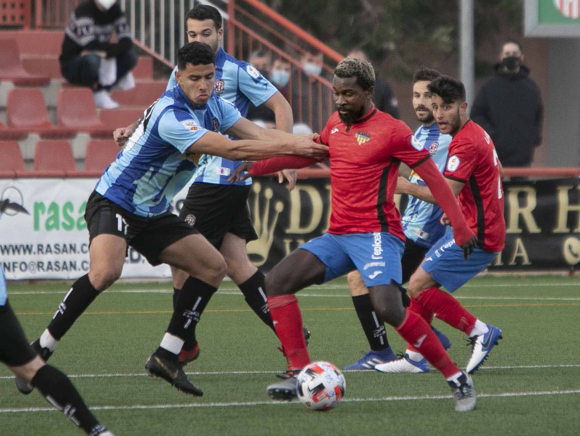 Empate entre el Atlético Saguntino y el CD Acero, en un inusual  derbi, con el Saguntino como local en el Fornás.