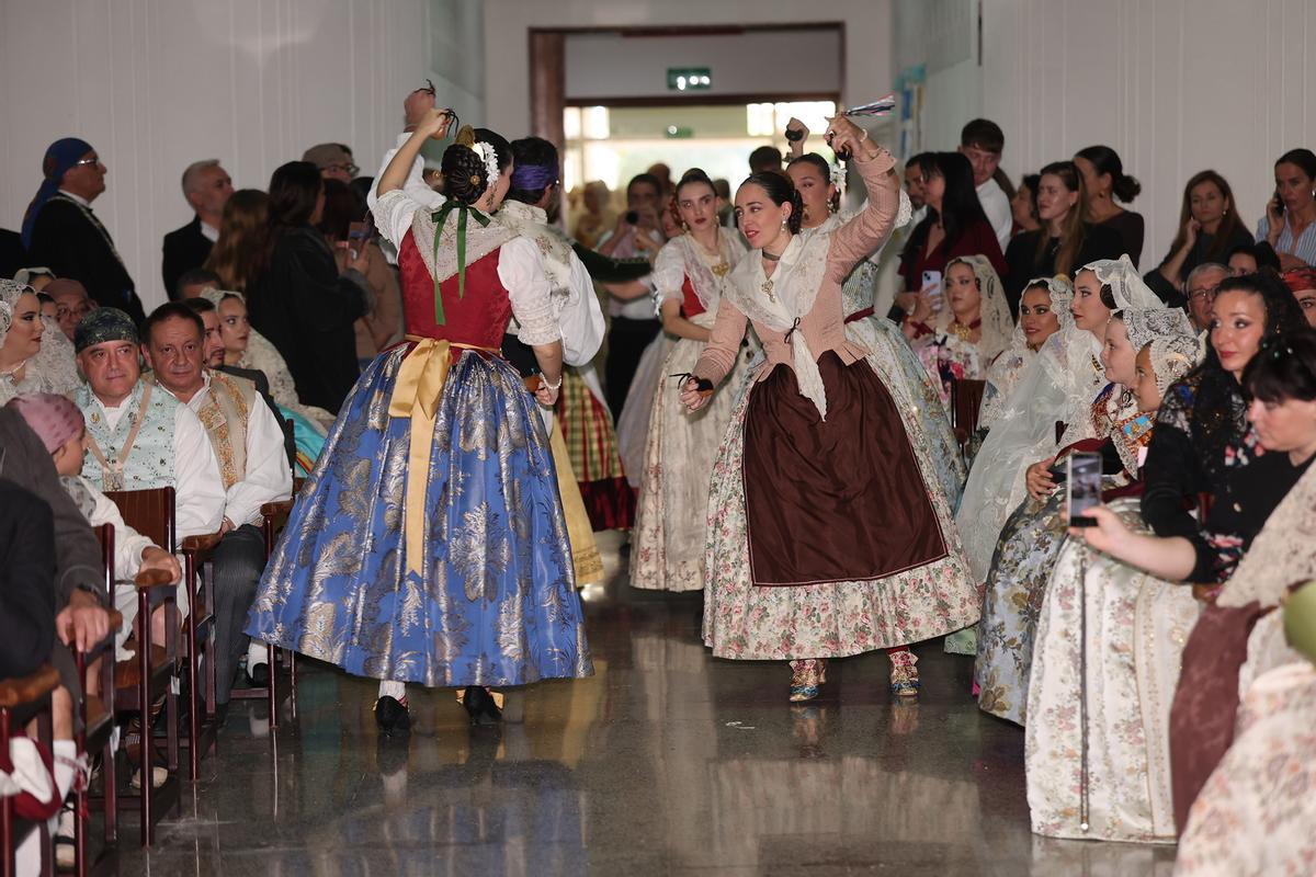 Ofrenda fallera en el Cottolengo del Padre Alegre