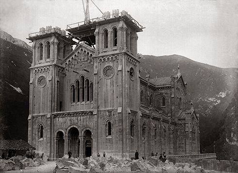 Construcción de la Basílica.