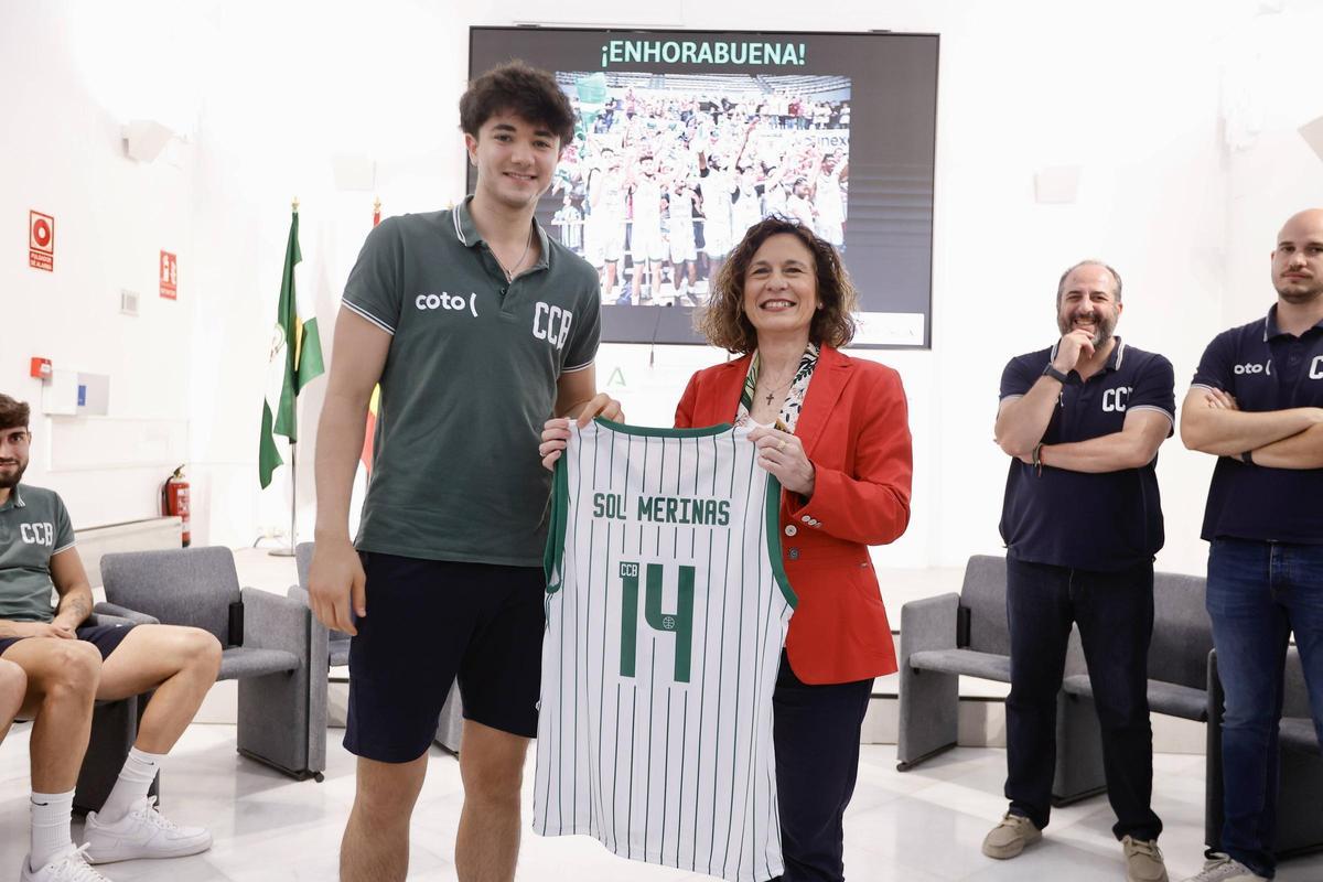 Alejandro Orozco, con Sol Merina (Junta de Andalucía).