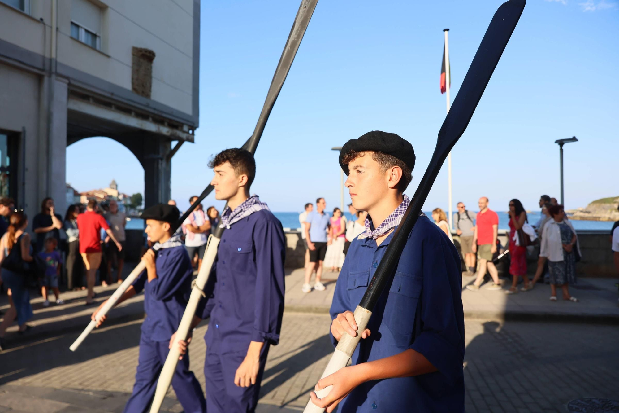 EN IMÁGENES: La procesión de "la llamada de la mar" en el Carmen de Luanco