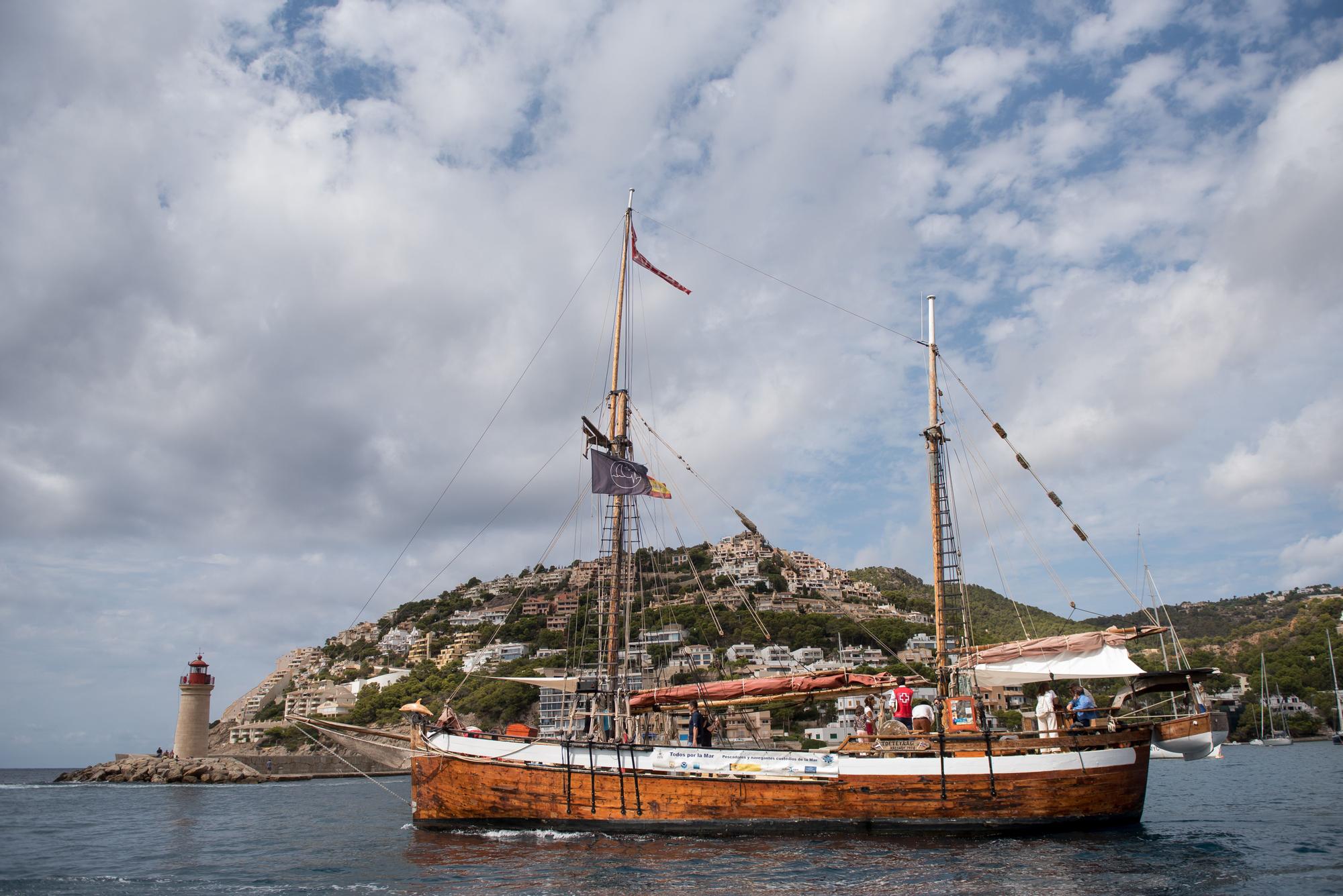 La Reina Sofía participa en la recogida de residuos marinos en Mallorca