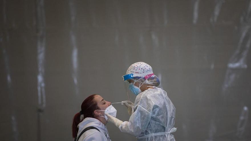Andalucía suma 6.664 nuevos casos de covid, la segunda cifra más alta de la pandemia