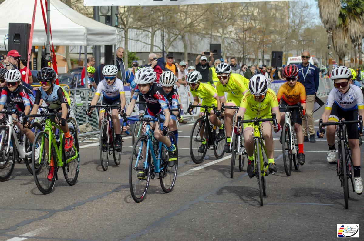 Participantes en el  Trofeo FDM-Valencia de Escuelas de Ciclismo.