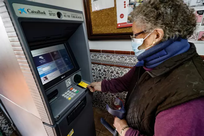 El Consell pone en marcha 14 cajeros automáticos en zonas rurales del interior de la provincia