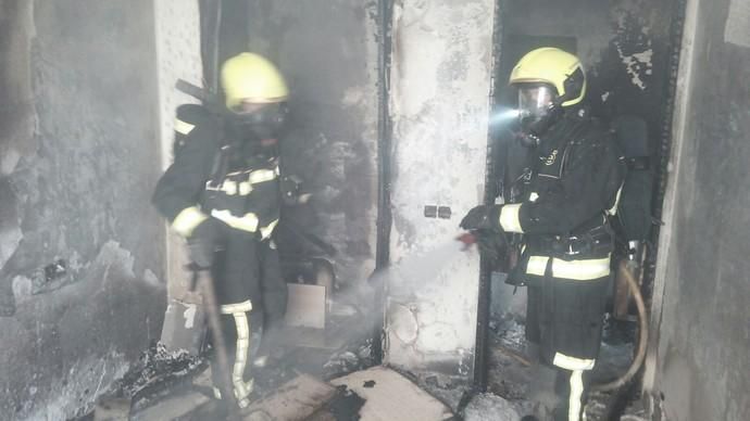 Incendio en una vivienda abandonada en Arucas