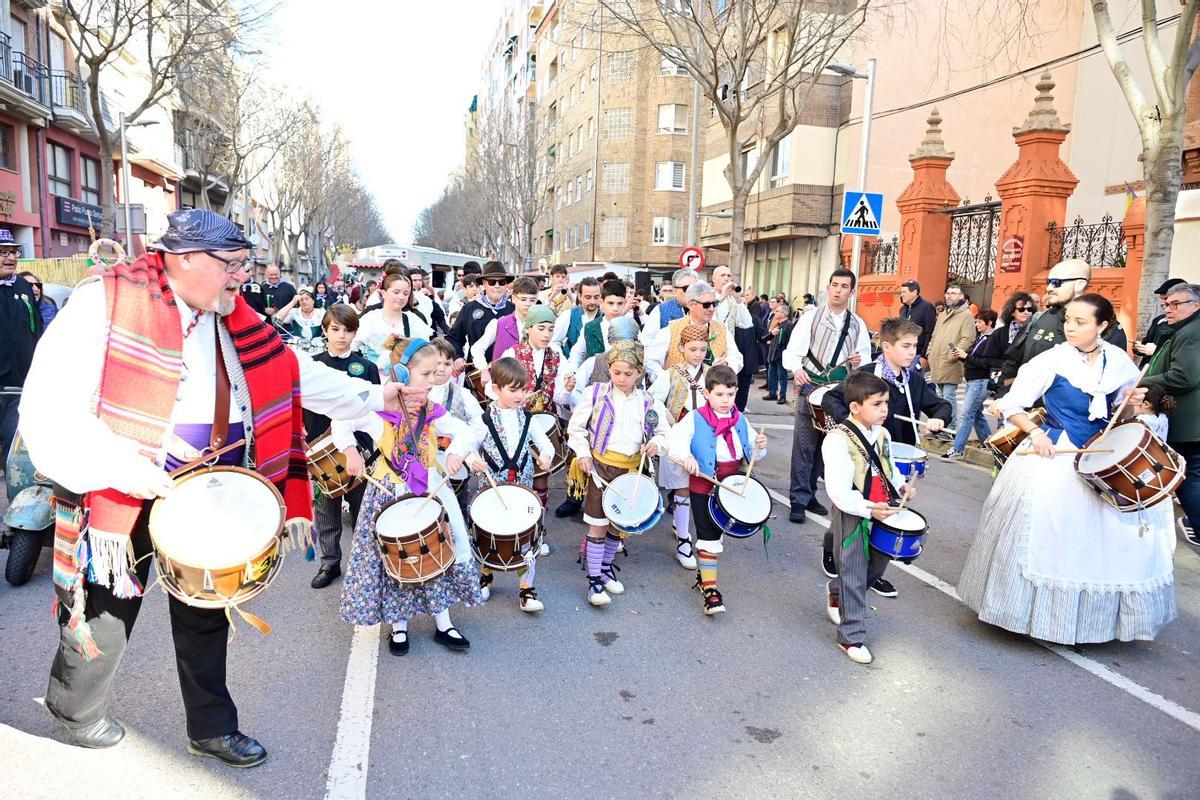 La Colla de Dolçainers i Tabaleters abre el Pregó Infantil.