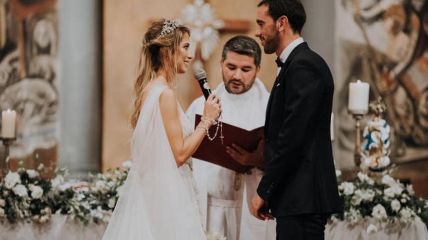 Una ceremonia de ensueño selló el casamiento de Diego Godín y Sofía Herrera