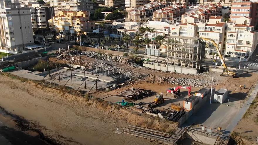 La demolición del hotel de Arenales, paso a paso