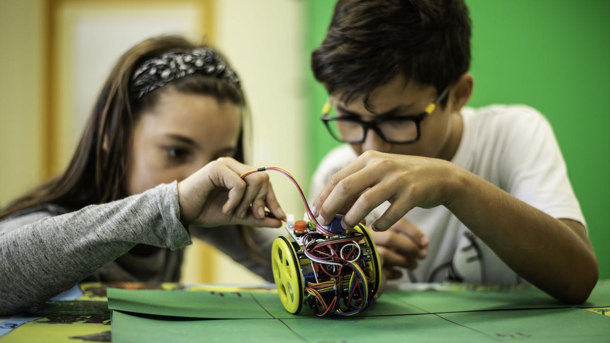 La nueva ley de educación introduce el pensamiento computacional en todas las etapas educativas a partir del próximo curso.