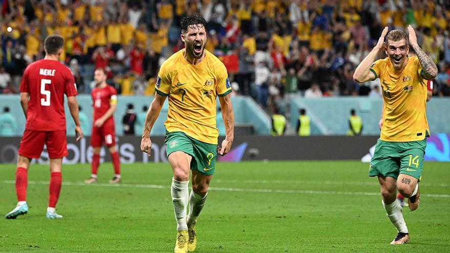 Australia - Dinamarca | El gol de Leckie