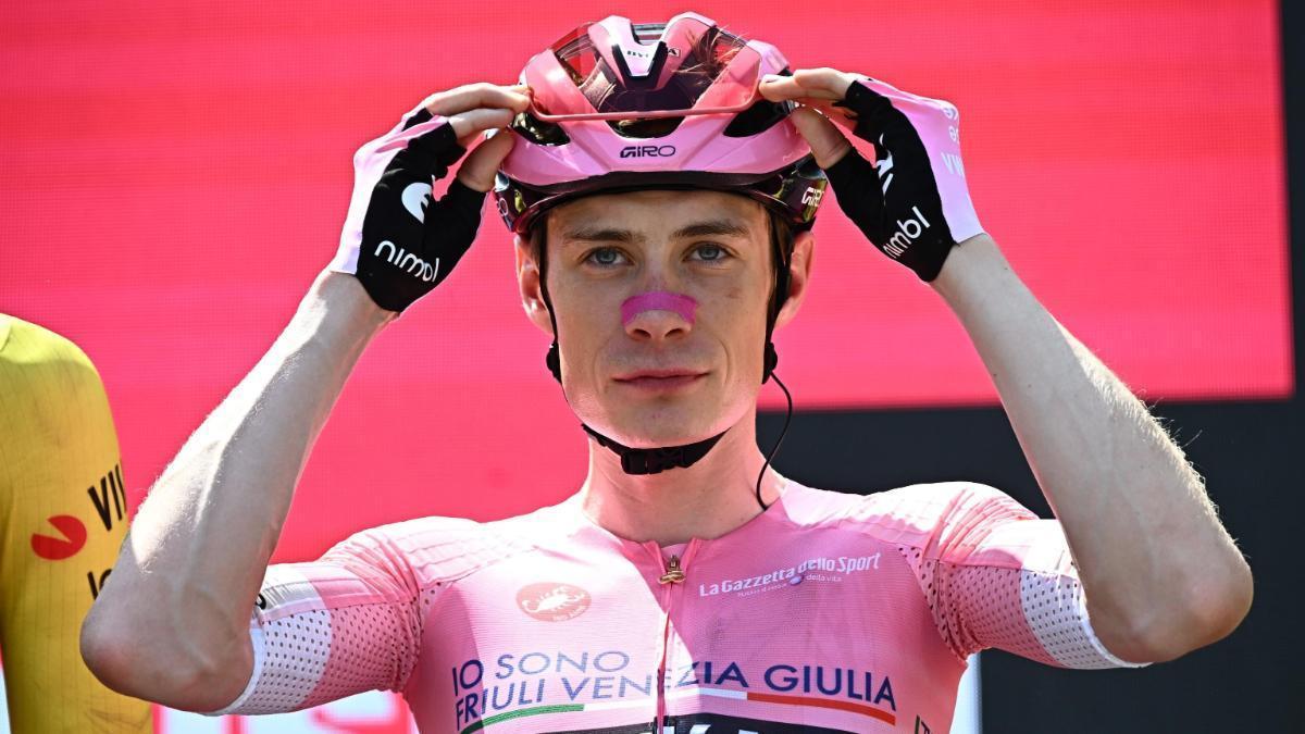 Jonas Vingegaard se mantiene en lo más alto de la clasificación general del Giro de Italia tras la etapa 18