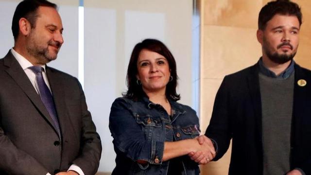 Ábalos, Lastra y Rufián, antes de la reunión.