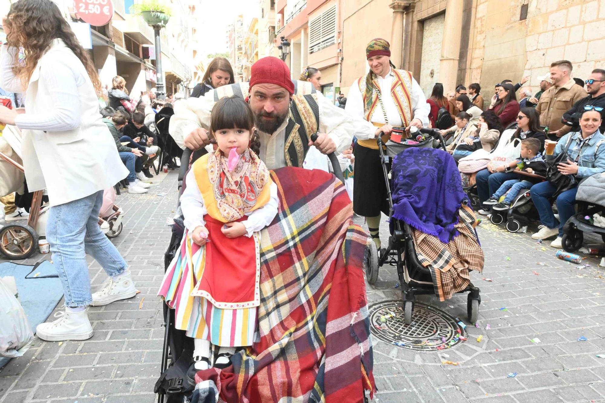 Galería de imágenes: El Pregó Infantil llena las calles de color e ilusión