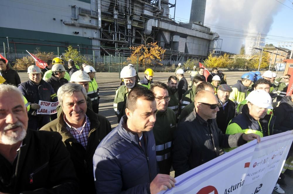 Protestas de los trabajadores de Lada por el futuro de la térmica