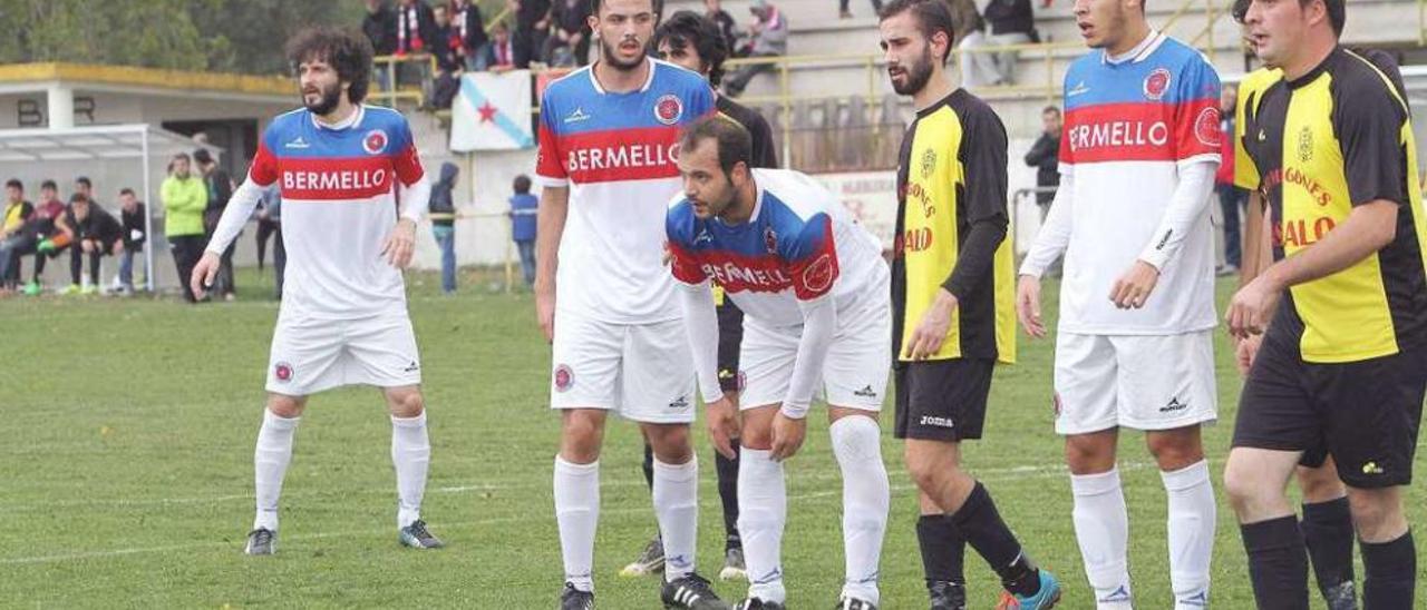 Algunos jugadores del Ourense en uno de los últimos encuentros disputados.// Iñaki Osorio