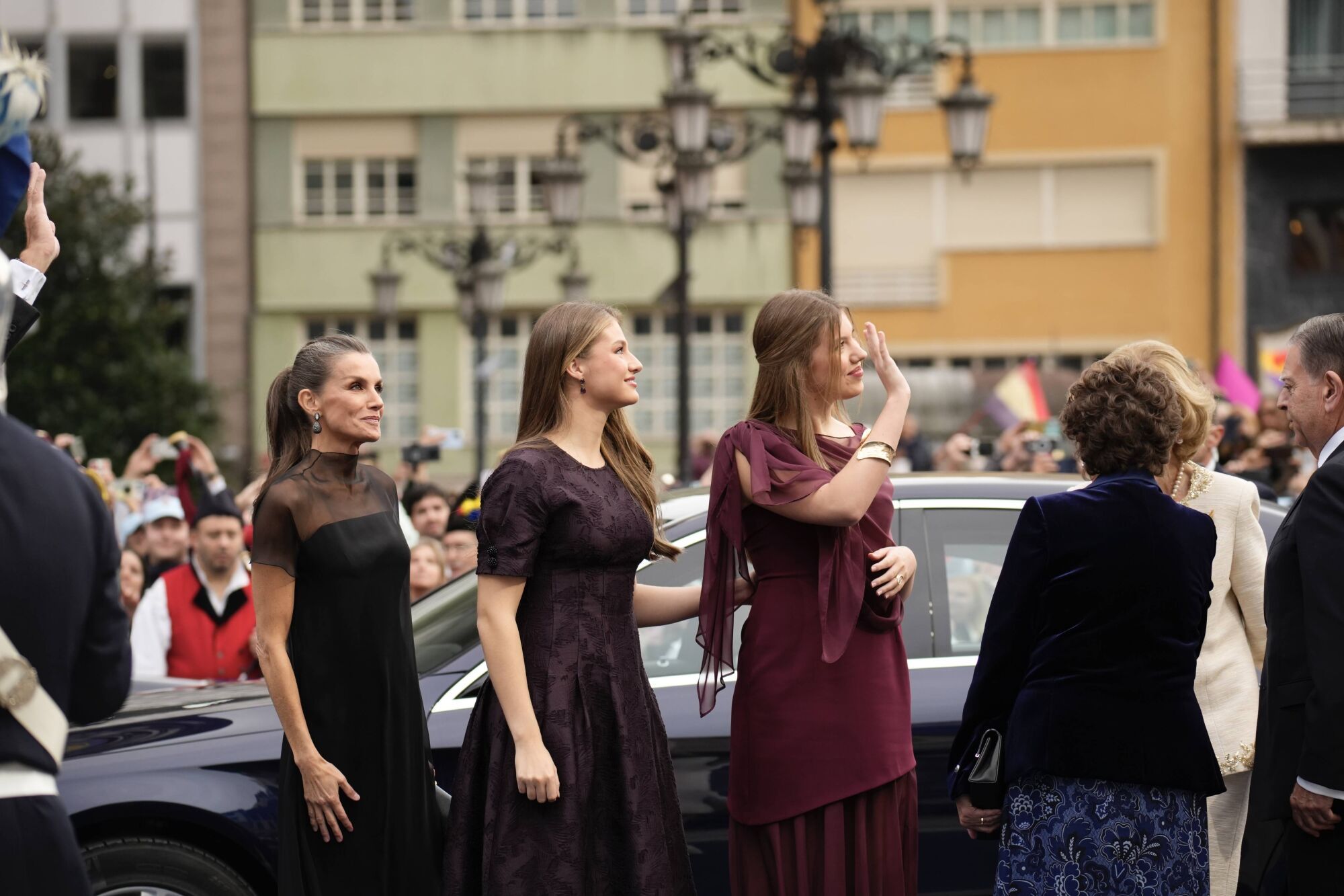 Así fue la llegada de los invitados a los premios "Princesa de Asturias" y su paso por la alfombra azul