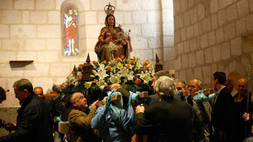 Procesión de la Virgen de la Guía en la margen izquierda de Zamora