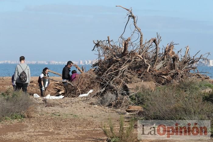 SOS Mar Menor retira dos toneladas de basura