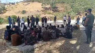 Marruecos intercepta a 148 migrantes cerca de Ceuta y detiene a 61 personas por incitación a la entrada ilegal