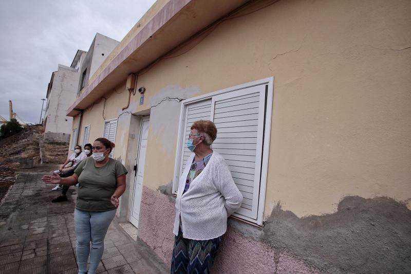 Desplome parcial de una calle en La Quebrada