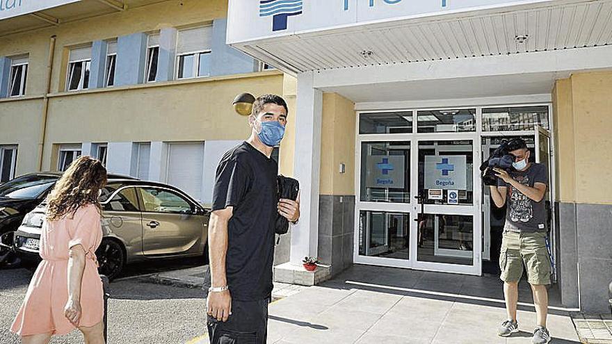 José Ángel, ayer, a su llegada al Hospital Begoña.