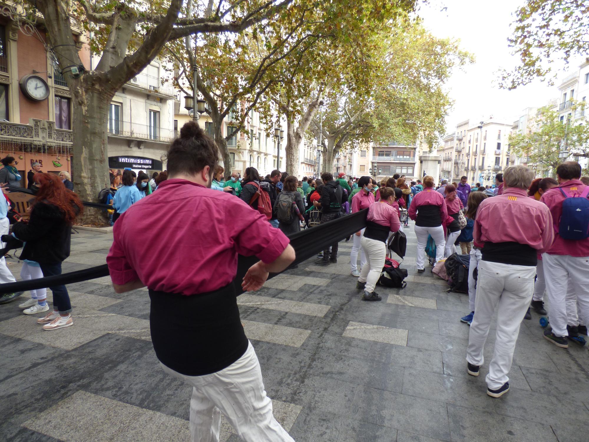 Onze colles castelleres es reuneixen a Figueres en la trobada de tardor de Colles del Nord