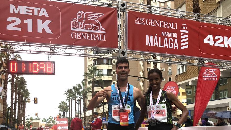 Histórico triunfo de una mujer sobre todos los hombres en la media maratón de Málaga