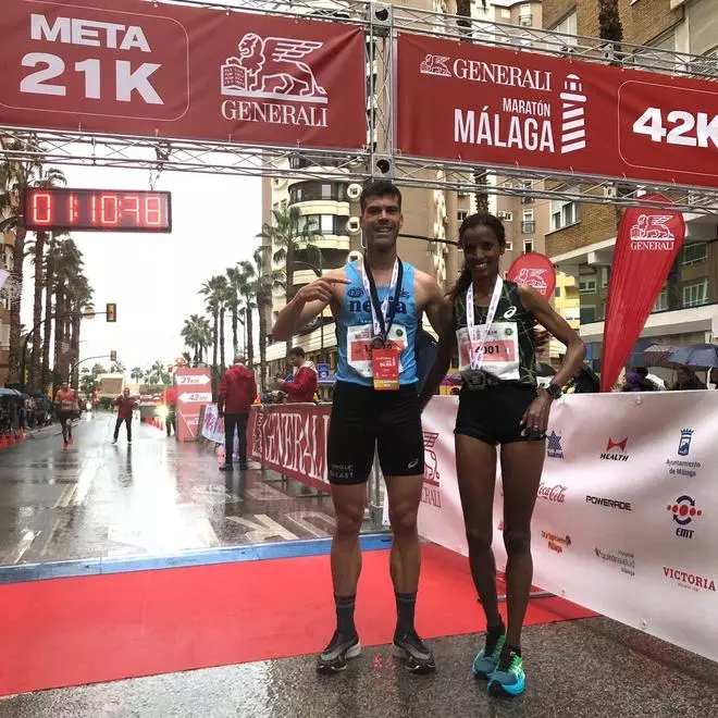 Histórico triunfo de una mujer sobre todos los hombres en la media maratón de Málaga