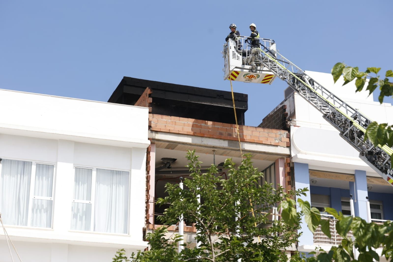Incendio en un edificio en obras del Paseo Neptuno de València