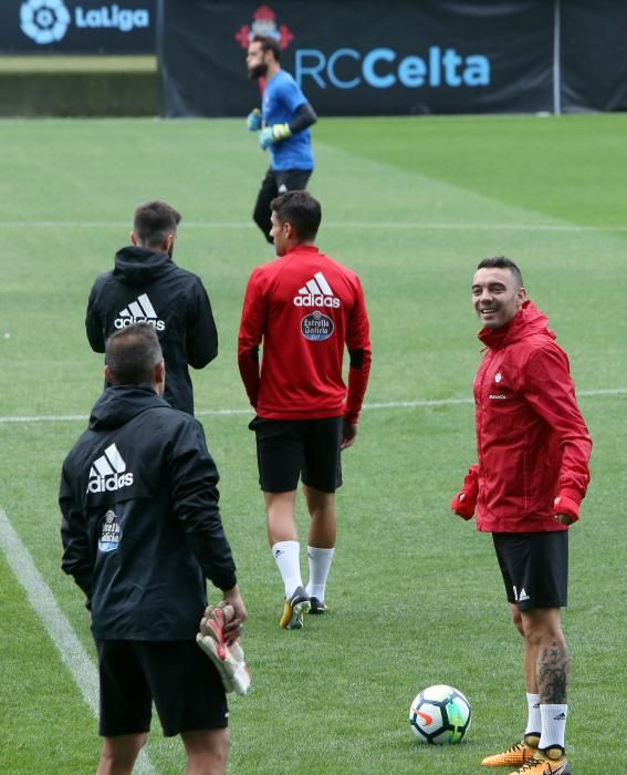 Juan Carlos Unzué dirigió el último entrenamiento antes del duelo contra los vitorianos en Balaídos.